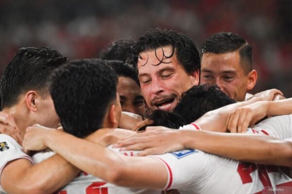 Thom Haye Berusaha Meraih Kemenangan atas Australia