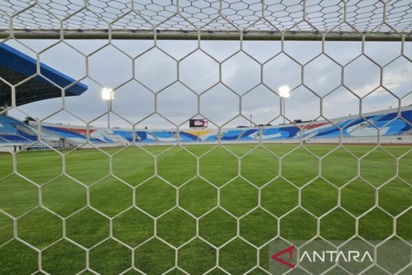 Arema FC Terima Sanksi Terkait Insiden Pelemparan Bus Persik
