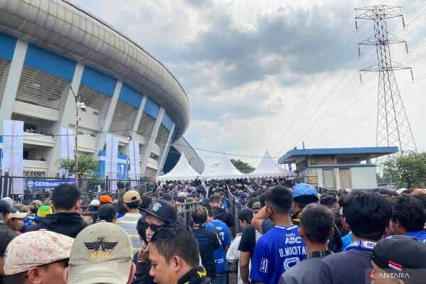 Persib Bandung Menyampaikan Larangan Suporter PSS Sleman Hadir di Stadion GBLA