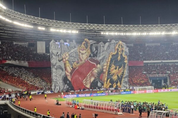 Pertunjukan Tifo Pendekar: Warna dan Gerakan dalam Laga Indonesia vs China