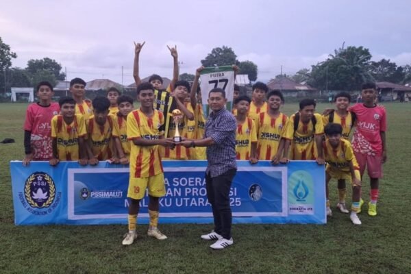 Here are a few alternative title suggestions for "IMTF Wakili Malut di Piala Soeratin U-15 Seri Nasional":

1. "IMTF Mewakili Maluku Utara di Piala Soeratin U-15 Nasional"
2. "Maluku Utara Diwakili IMTF di Piala Soeratin U-15 Tingkat Nasional"
3. "IMTF: Perwakilan Malut dalam Piala Soeratin U-15 Nasional"
4. "Tim IMTF Malut Bersiap untuk Piala Soeratin U-15 Nasional"
5. "IMTF: Kebanggaan Malut dalam Piala Soeratin U-15 Seri Nasional"

Feel free to choose any of these titles or modify them further!
