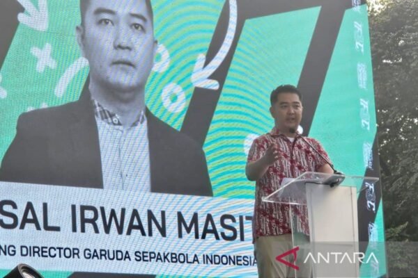 Here are some alternate title suggestions for "IFEC, jalur resmi menuju FIFAe World Cup 2025":

1. "IFEC: Your Official Route to FIFAe World Cup 2025"
2. "IFEC: The Pathway to FIFAe World Cup 2025"
3. "Navigating to FIFAe World Cup 2025: The IFEC Journey"
4. "IFEC: The Official Gateway to FIFAe World Cup 2025"
5. "Charting the Course to FIFAe World Cup 2025 with IFEC"
6. "IFEC: Your Ticket to FIFAe World Cup 2025"
7. "Road to FIFAe World Cup 2025: The IFEC Experience"
8. "IFEC: The Official Pathway to FIFAe World Cup 2025"
9. "Unlocking the Road to FIFAe World Cup 2025 via IFEC"
10. "IFEC: The Official Journey to the FIFAe World Cup 2025"

Feel free to mix and match elements from these suggestions!