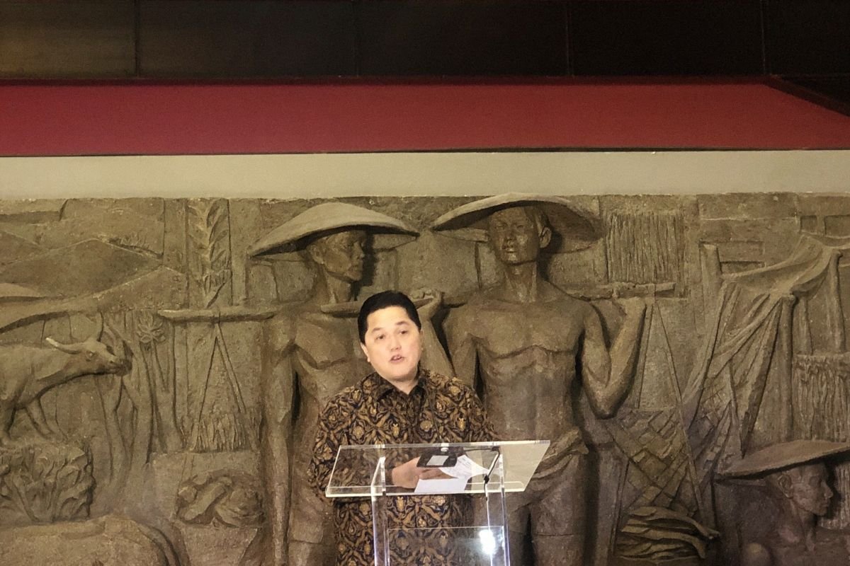 Berikut beberapa alternatif judul untuk "Erick Harapkan Mauro dan Miliano Sumpah WNI Pekan Ini":

1. "Erick: Mauro dan Miliano Siap Menjadi WNI Pekan Ini"
2. "Minggu Ini, Erick Targetkan Sumpah WNI untuk Mauro dan Miliano"
3. "Sumpah WNI Segera Dilaksanakan: Harapan Erick untuk Mauro dan Miliano"
4. "Erick Optimis Mauro dan Miliano Akan Resmi Jadi WNI Pekan Ini"
5. "Menuju Resmi WNI: Erick Dukung Sumpah Mauro dan Miliano di Pekan Ini"

Semoga salah satu judul tersebut sesuai dengan yang Anda inginkan!