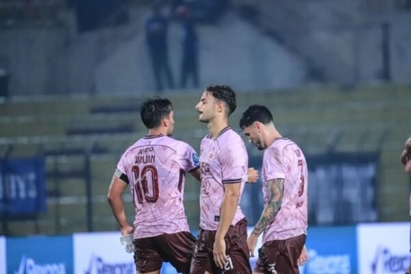 Alternatif judul yang bisa digunakan adalah: "OKS: Persik Kediri Siap Tempuh Pertandingan Krusial Melawan Persija Jakarta untuk Raih Poin
